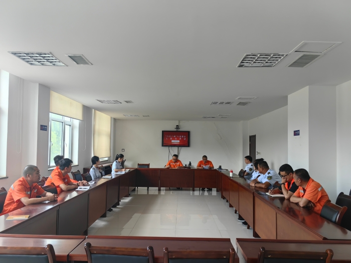 6-11承德分公司丰宁隧道管理站组织召开“六治六树”专项政治工作部署会 (1)