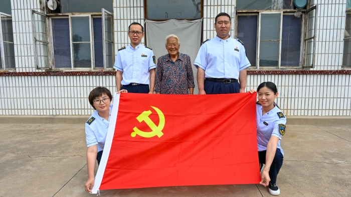 慰问党员1