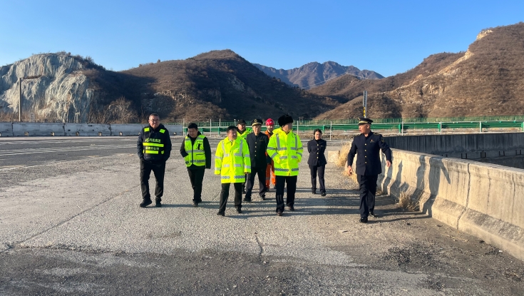 承德分公司总经理侯运芳到承唐高速开展专项督导调研