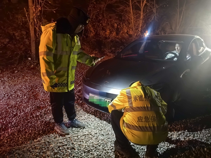 05ab45209e760f3e0eb3d9bbbf8bdad7