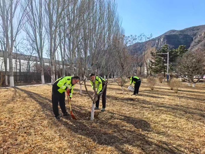 承德隧道管理站植树节活动3.12-1